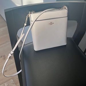 coach bag in white